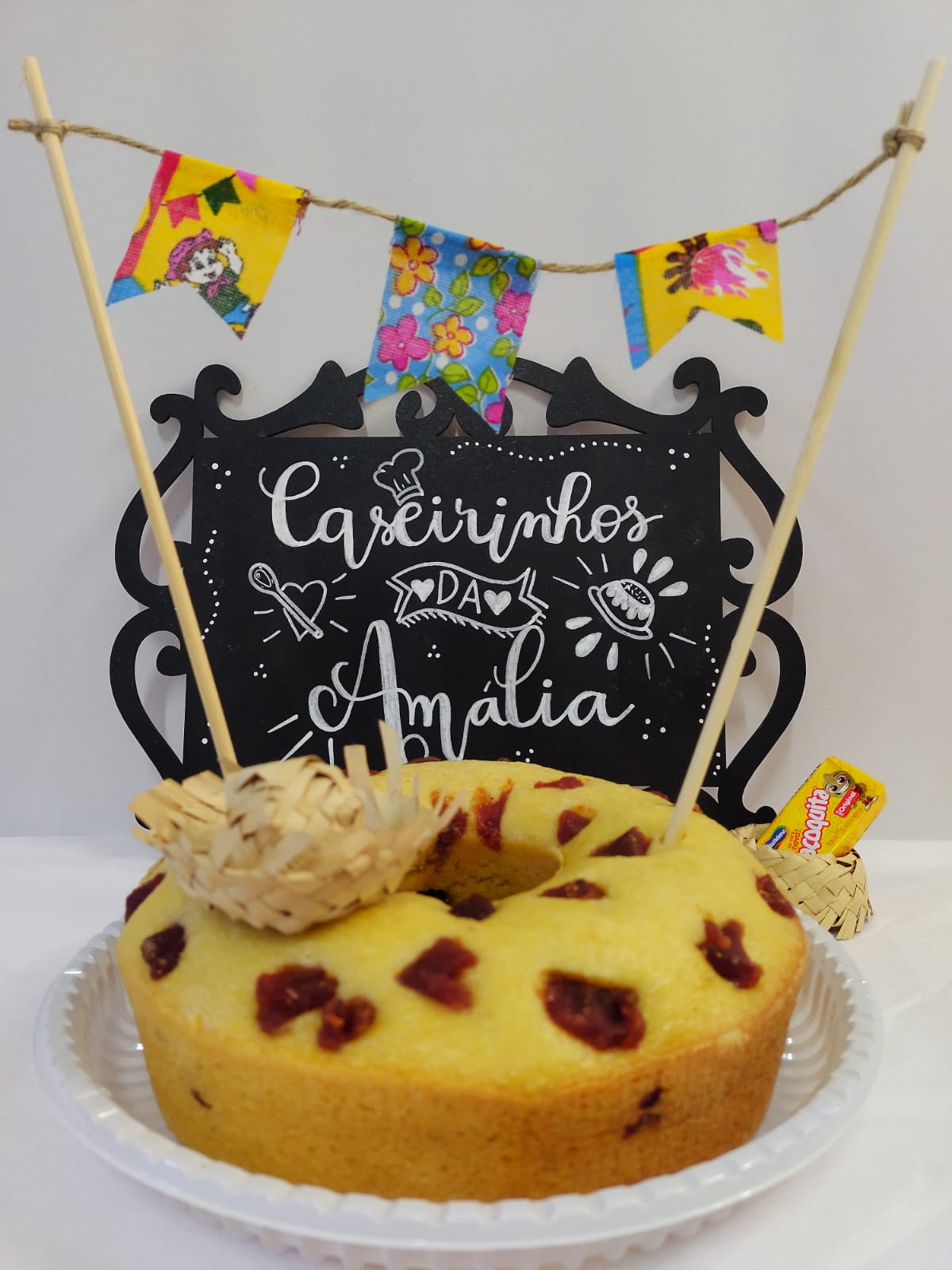 Bolo de Fubá com Goiabada Fofinho